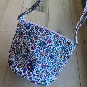Vera Bradley bucket bag in cloud vine multi